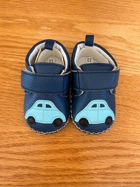 NWOT Baby shoes